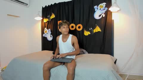Snapshot of ryder_cum23 chatting on October 23, 8:29 am ryder_cum23 online show from October 23, 8:29 am
