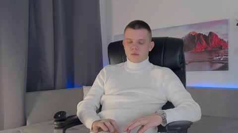 ryker_rr online show from January 14, 7:43 pm