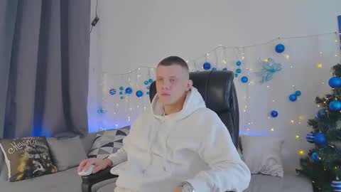 ryker_rr online show from December 14, 9:35 pm