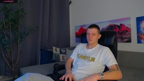 ryker_rr online show from March 1, 8:42 pm