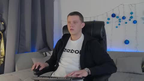 ryker_rr online show from December 11, 7:32 pm