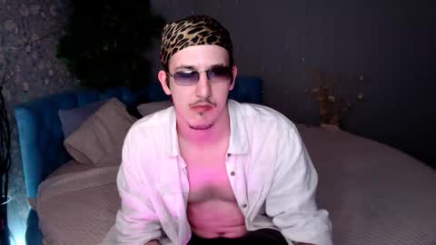 Snapshot of rylanstone chatting on September 13, 5:30 am Rylan online show from September 13, 5:30 am