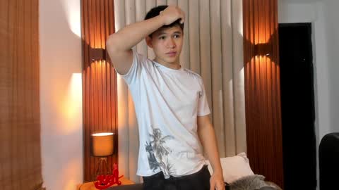 Snapshot of ryo_kush chatting on February 4, 7:33 pm Ryo Kush online show from February 4, 7:33 pm