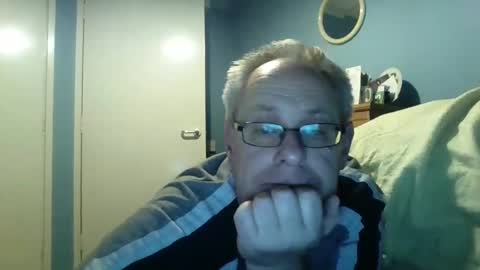 Snapshot of s536sny18 chatting on December 15, 7:21 pm s536sny18 online show from December 15, 7:21 pm