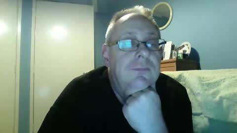 Snapshot of s536sny18 chatting on December 31, 4:35 pm s536sny18 online show from December 31, 4:35 pm