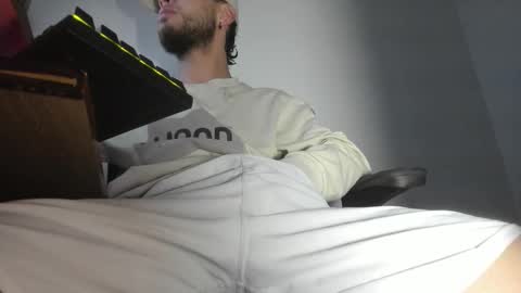 Snapshot of s_sven chatting on October 26, 9:55 am Steven Independent online show from October 26, 9:55 am