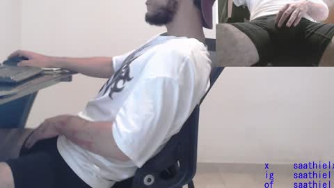 Snapshot of saat_hiel chatting on January 31, 4:36 am Saat online show from January 31, 4:36 am