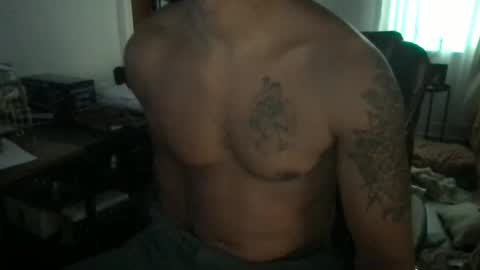 Beezy online show from October 3, 5:51 pm