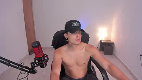 Snapshot of saenz_hotx chatting on October 23, 1:20 am saenz_hotx online show from October 23, 1:20 am