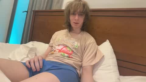 saintfawn online show from May 18, 1:46 am