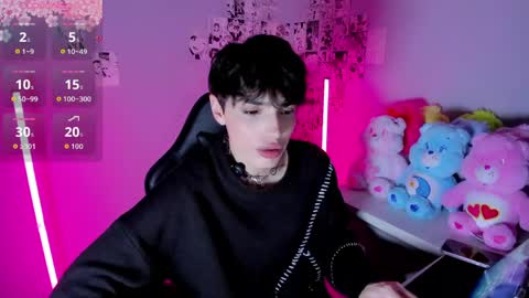 Kitty     online show from April 29, 3:11 am