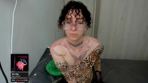 Sam online show from April 21, 7:53 pm