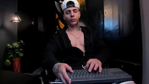 Snapshot of salvatore_damore chatting on September 26, 11:52 am SALVATORE online show from September 26, 11:52 am