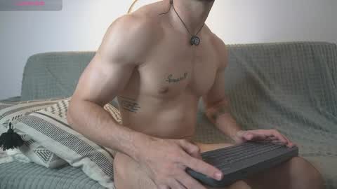 Esteban online show from May 18, 10:58 pm