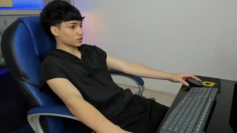 Sam online show from May 13, 7:55 pm
