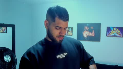 Snapshot of samir_hazard chatting on February 4, 2:17 am samir_hazard online show from February 4, 2:17 am