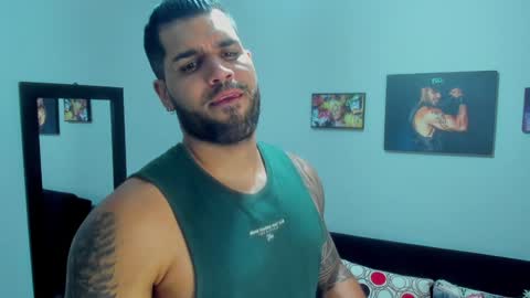 Snapshot of samir_hazard chatting on January 30, 2:27 am samir_hazard online show from January 30, 2:27 am