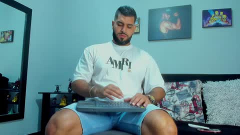 Snapshot of samir_hazard chatting on January 23, 1:41 am samir_hazard online show from January 23, 1:41 am