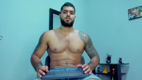 Snapshot of samir_hazard chatting on February 6, 2:55 am samir_hazard online show from February 6, 2:55 am