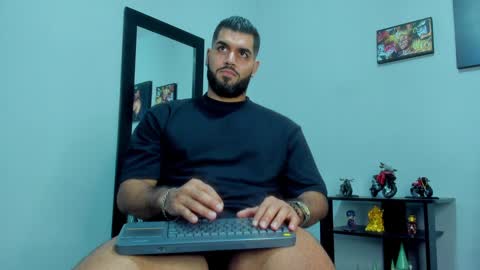 Snapshot of samir_hazard chatting on January 8, 10:58 pm samir_hazard online show from January 8, 10:58 pm
