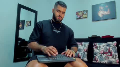 Snapshot of samir_hazard chatting on September 19, 11:15 pm samir_hazard online show from September 19, 11:15 pm