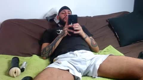 samir_music_ online show from March 9, 9:42 pm