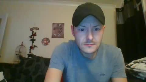 Snapshot of samlatty007 chatting on December 8, 8:04 pm sexy lad looking for fun online show from December 8, 8:04 pm