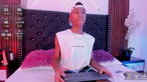 sammyyadams_ online show from September 22, 8:08 pm
