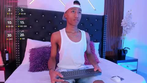 sammyyadams_ online show from September 20, 10:43 pm