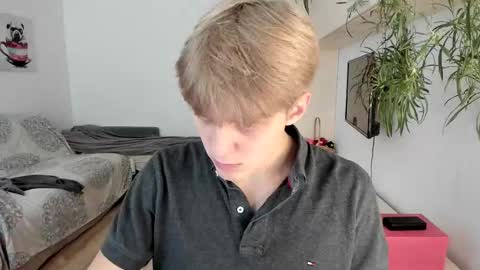 Snapshot of samuel_clark chatting on October 14, 9:16 am Sam online show from October 14, 9:16 am
