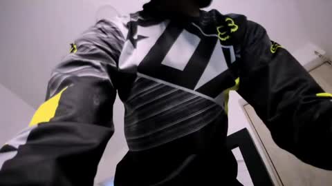   online show from April 21, 2:51 am