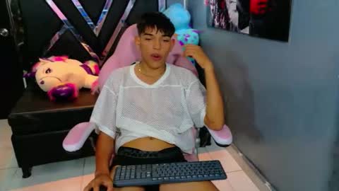 samuel_vasques online show from October 8, 8:35 pm