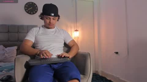 samxx_muscle online show from December 14, 1:40 pm