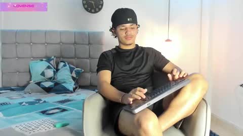Snapshot of samxx_muscle chatting on September 17, 1:34 pm samxx_muscle online show from September 17, 1:34 pm