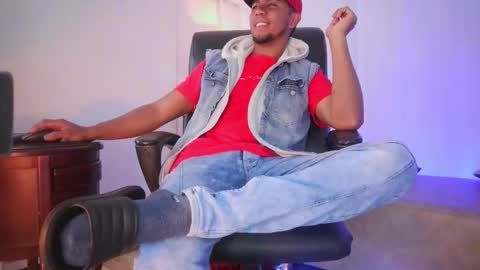 Snapshot of sander_ath chatting on September 29, 1:08 pm Sander online show from September 29, 1:08 pm