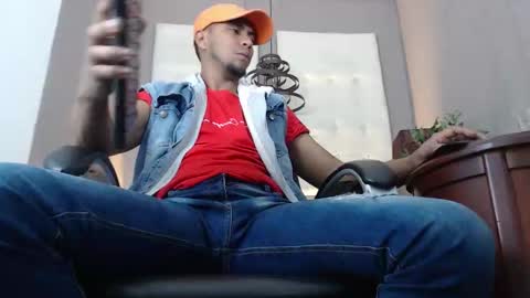 Snapshot of sander_ath chatting on October 1, 1:26 pm Sander online show from October 1, 1:26 pm