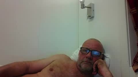 sandnesrune523 online show from February 13, 5:57 am