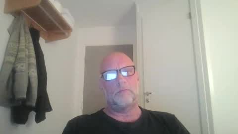 sandnesrune523 online show from March 18, 7:06 pm