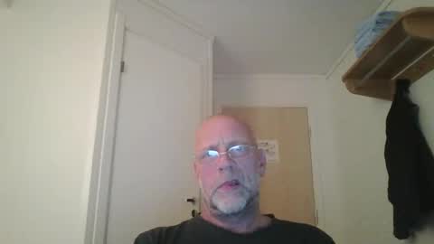 sandnesrune523 online show from December 16, 6:48 pm