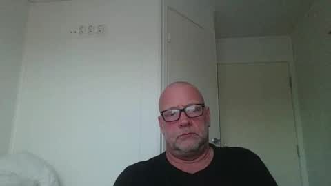 sandnesrune523 online show from March 13, 3:52 pm