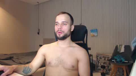 Snapshot of sandro_best chatting on March 2, 11:19 am DeAlex online show from March 2, 11:19 am