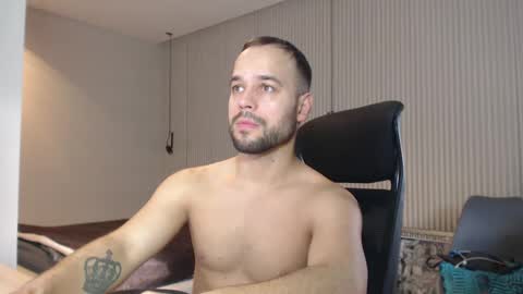 Snapshot of sandro_best chatting on January 18, 11:21 am DeAlex online show from January 18, 11:21 am