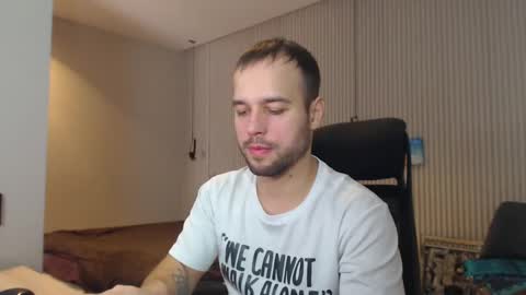 Snapshot of sandro_best chatting on February 9, 10:53 am DeAlex online show from February 9, 10:53 am