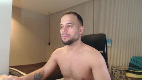 Snapshot of sandro_best chatting on December 26, 12:38 pm DeAlex online show from December 26, 12:38 pm