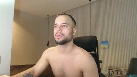 Snapshot of sandro_best chatting on January 3, 10:31 am DeAlex online show from January 3, 10:31 am