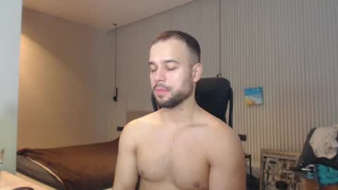 Snapshot of sandro_best chatting on February 17, 9:56 am DeAlex online show from February 17, 9:56 am