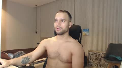 Snapshot of sandro_best chatting on January 11, 10:40 am DeAlex online show from January 11, 10:40 am