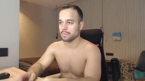 Snapshot of sandro_best chatting on January 20, 10:51 am DeAlex online show from January 20, 10:51 am