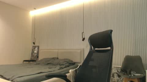 DeAlex online show from October 22, 1:37 pm