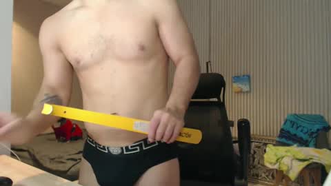 Snapshot of sandro_best chatting on December 29, 10:56 am DeAlex online show from December 29, 10:56 am